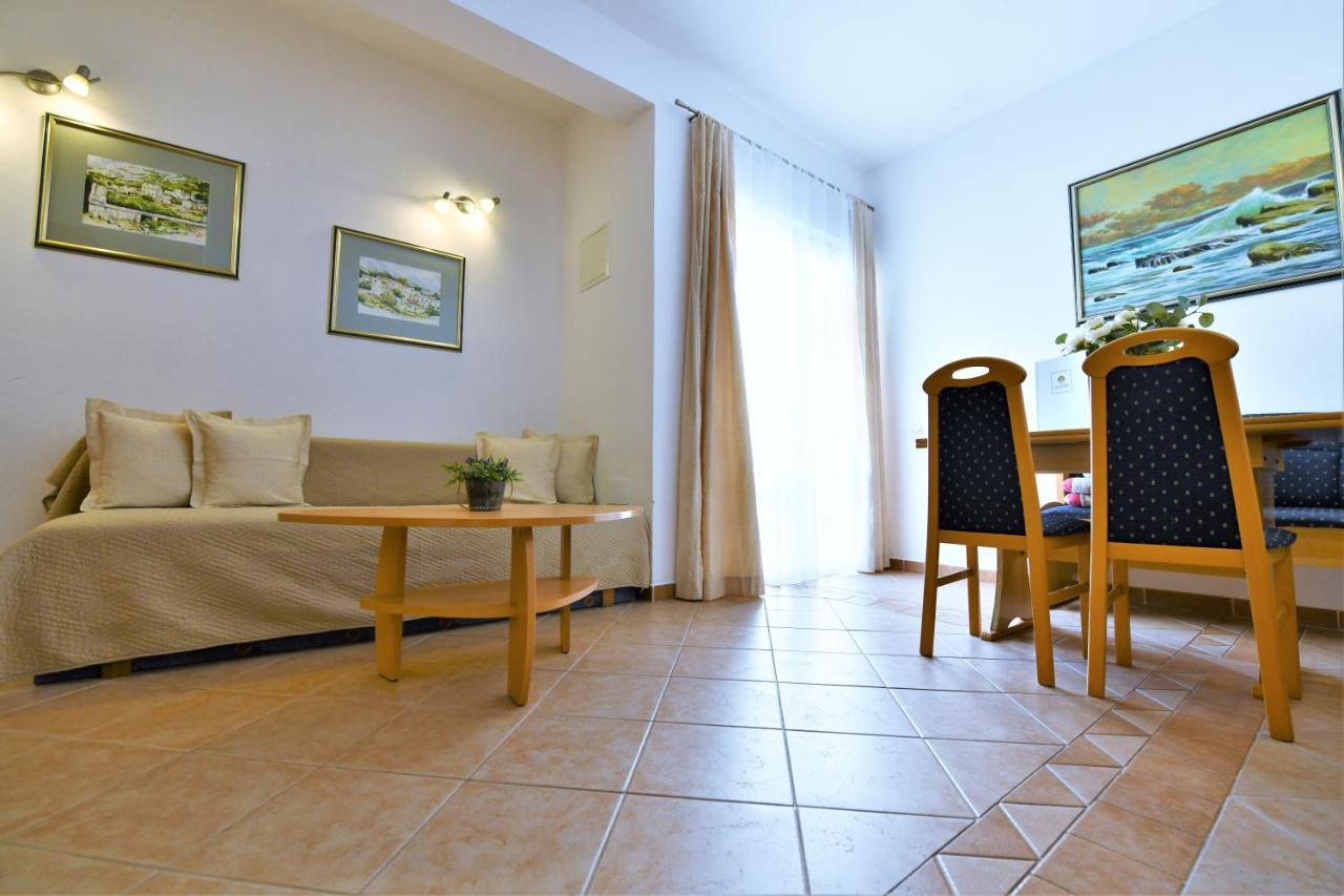 Villa Nora Tučepi Esterno foto