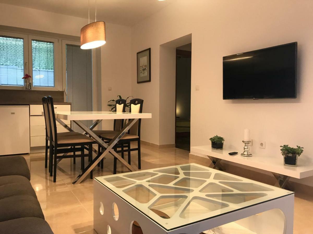 Villa Nora Tučepi Esterno foto