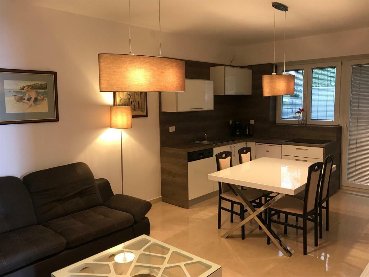 Villa Nora Tučepi Esterno foto